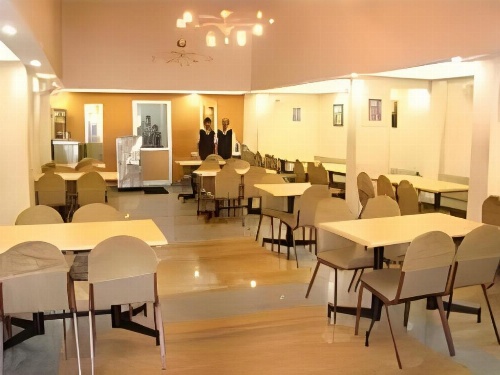 Palace Plaza image 5